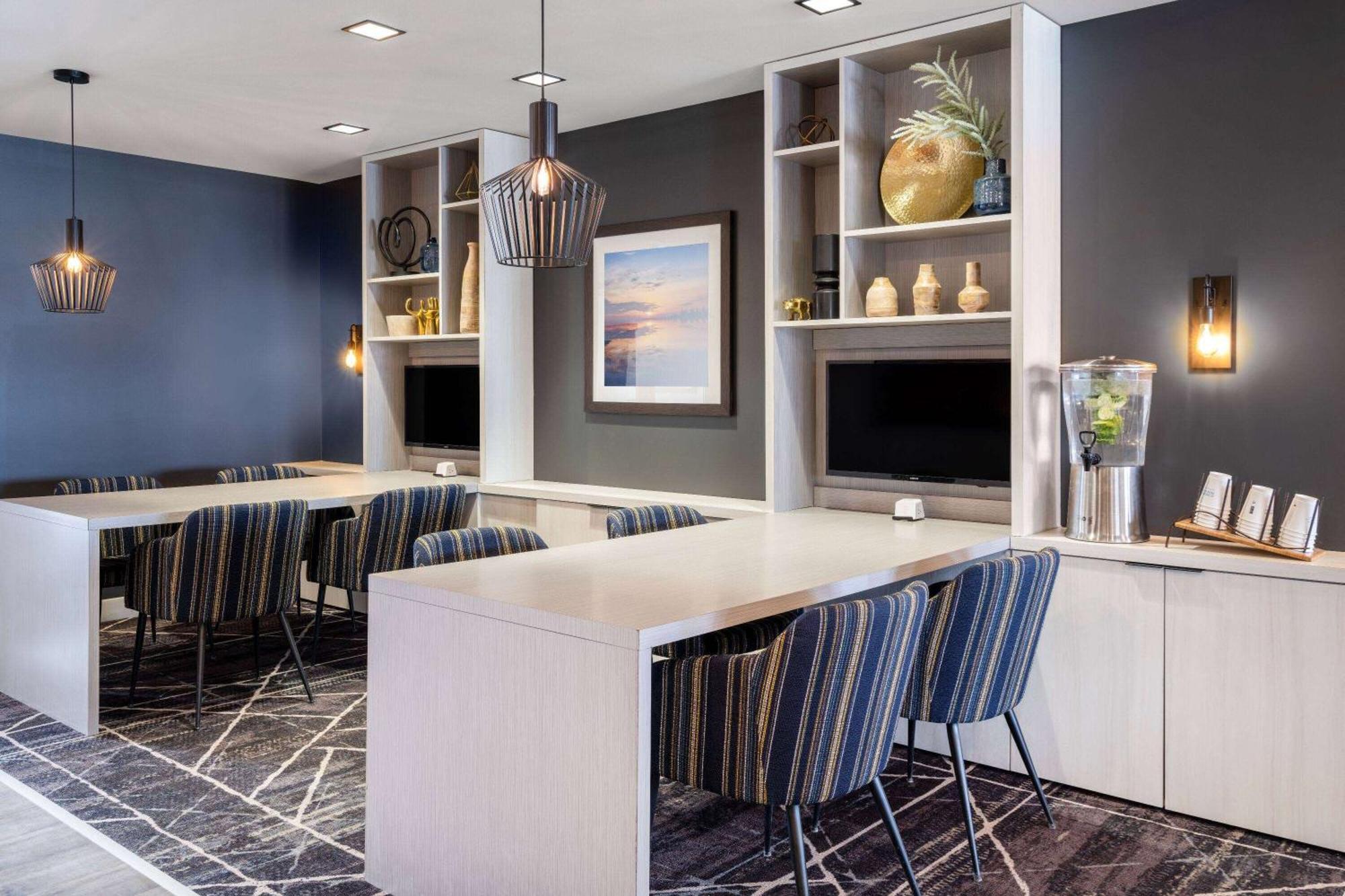 Microtel Inn & Suites By Wyndham Kanata Ottawa West Εξωτερικό φωτογραφία