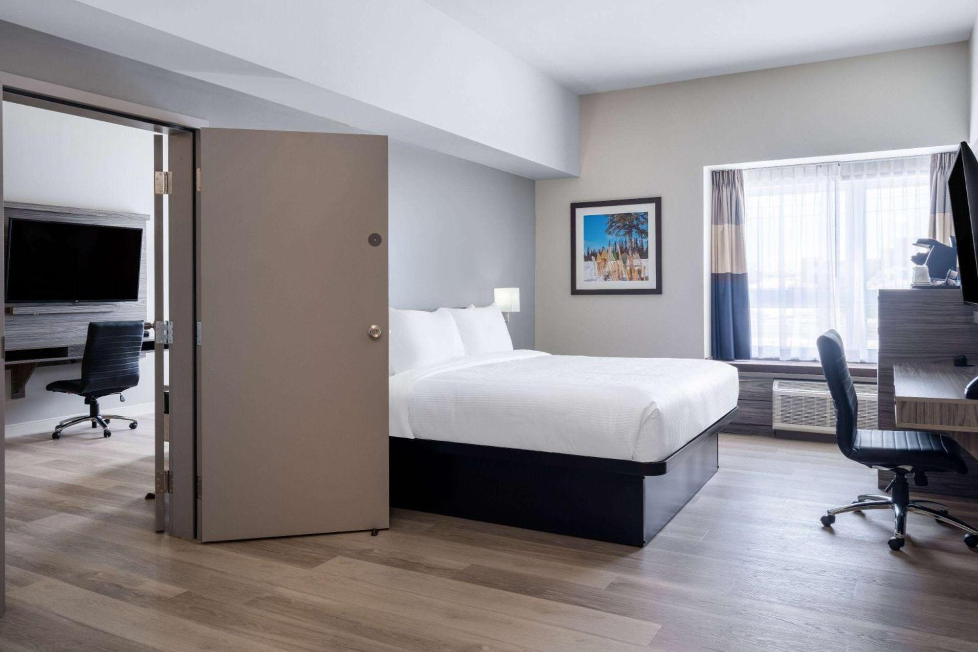 Microtel Inn & Suites By Wyndham Kanata Ottawa West Εξωτερικό φωτογραφία
